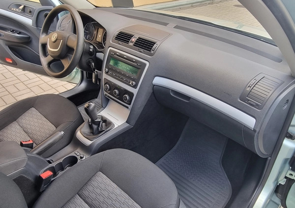 Skoda Octavia cena 19900 przebieg: 193000, rok produkcji 2009 z Żary małe 704